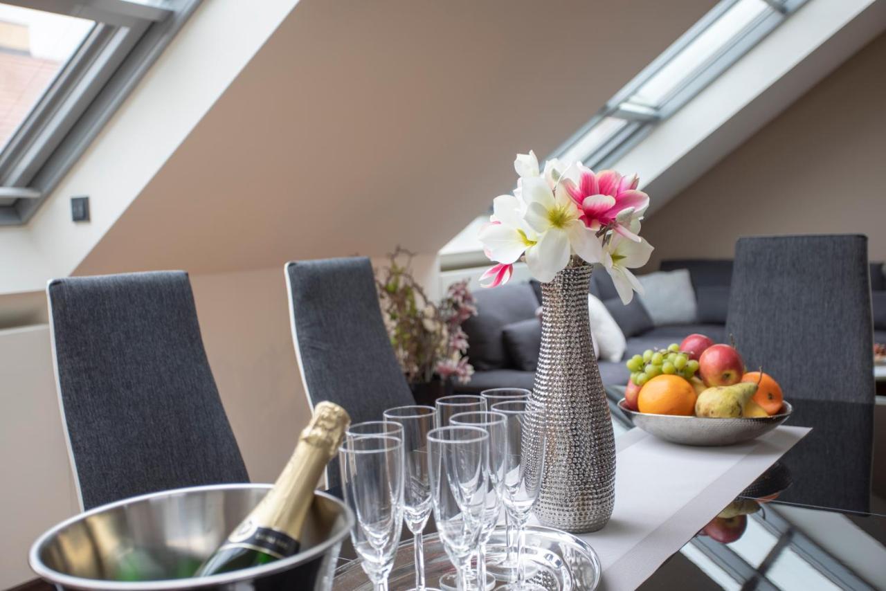Luxury Central Duplex With Terrace Praga Exterior foto